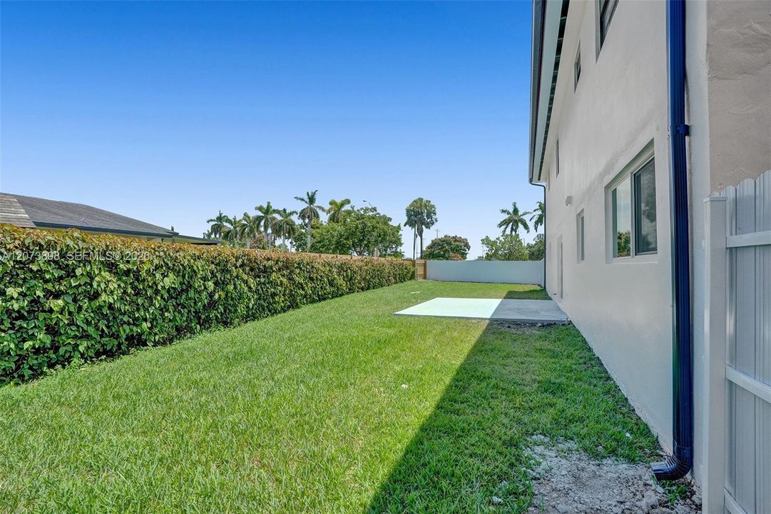 For Sale: $1,200,000 (7 beds, 4 baths, 3420 Square Feet)