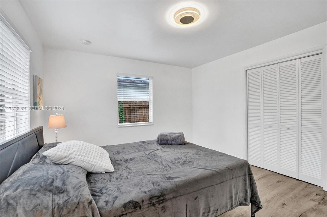 For Sale: $498,500 (2 beds, 1 baths, 841 Square Feet)