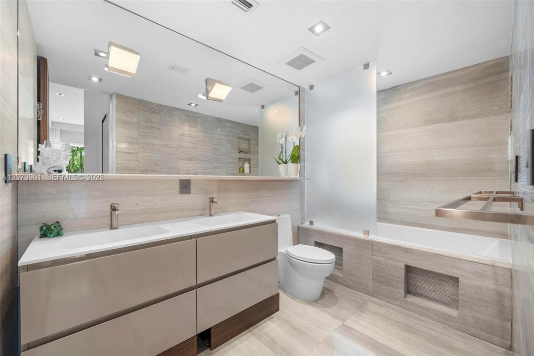 For Sale: $3,189,000 (4 beds, 4 baths, 2509 Square Feet)