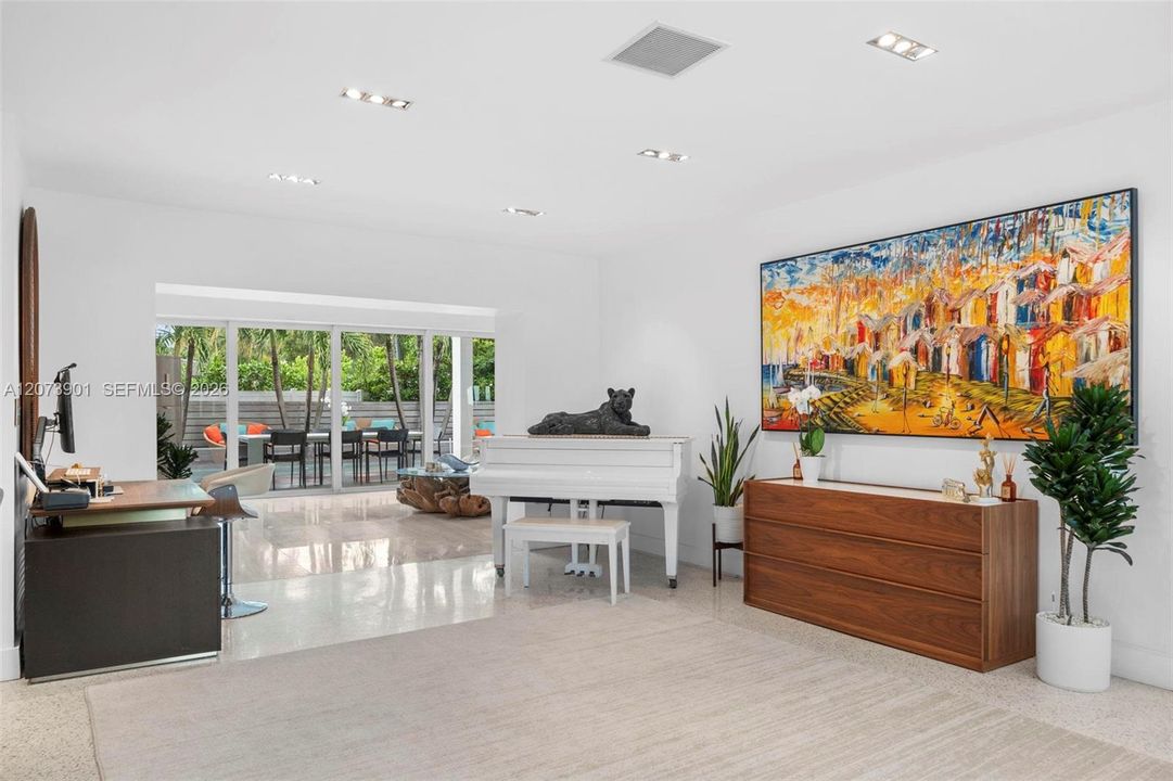 For Sale: $3,189,000 (4 beds, 4 baths, 2509 Square Feet)