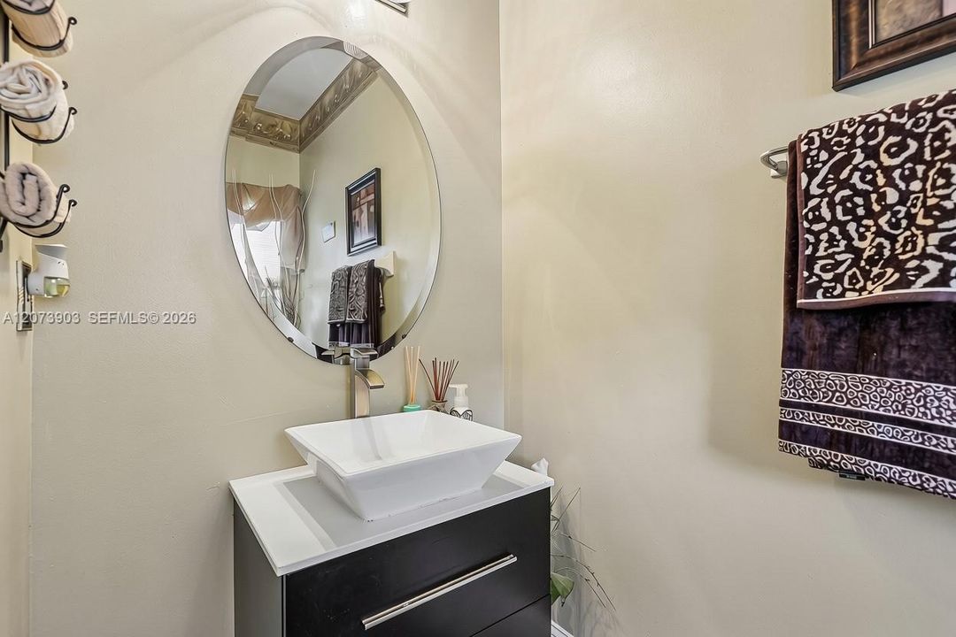 En Venta: $475,000 (3 camas, 2 baños, 1690 Pies cuadrados)