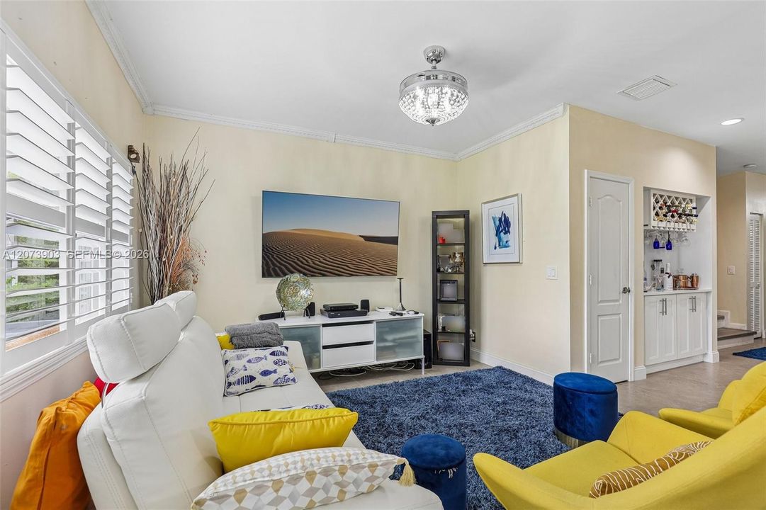 En Venta: $475,000 (3 camas, 2 baños, 1690 Pies cuadrados)