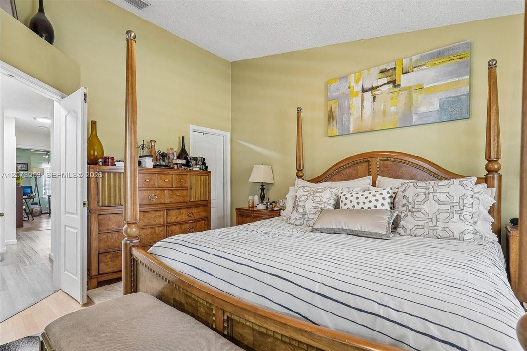 En Venta: $475,000 (3 camas, 2 baños, 1690 Pies cuadrados)