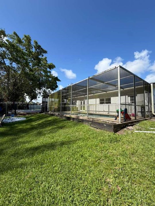 For Sale: $599,000 (3 beds, 2 baths, 1245 Square Feet)
