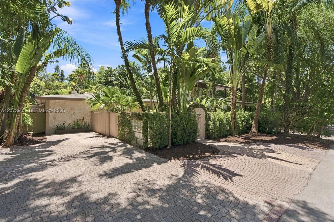 For Sale: $2,590,000 (4 beds, 4 baths, 2787 Square Feet)
