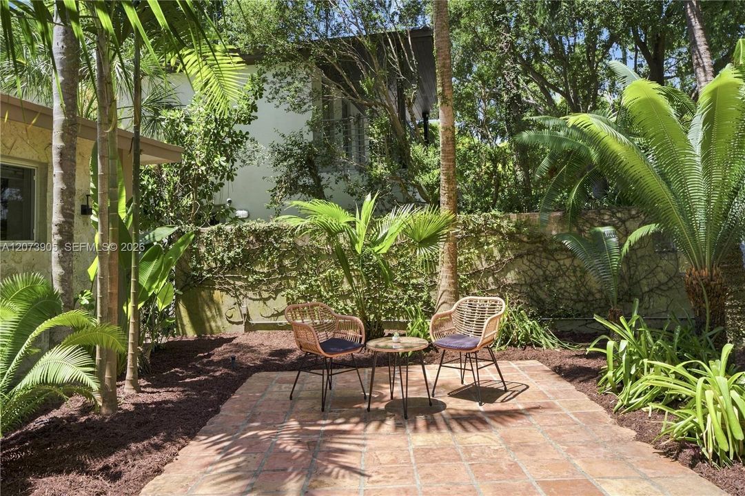 For Sale: $2,590,000 (4 beds, 4 baths, 2787 Square Feet)