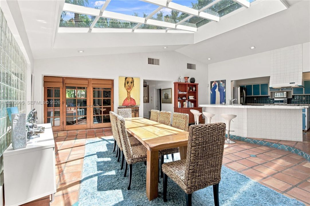 For Sale: $2,590,000 (4 beds, 4 baths, 2787 Square Feet)