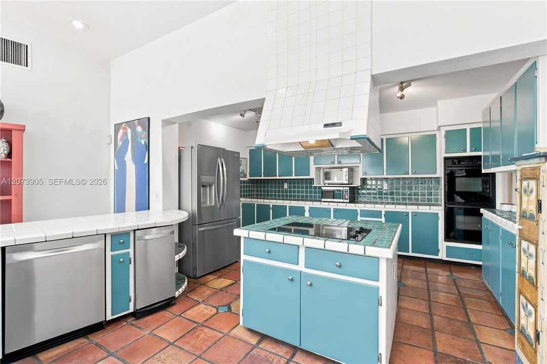 For Sale: $2,590,000 (4 beds, 4 baths, 2787 Square Feet)