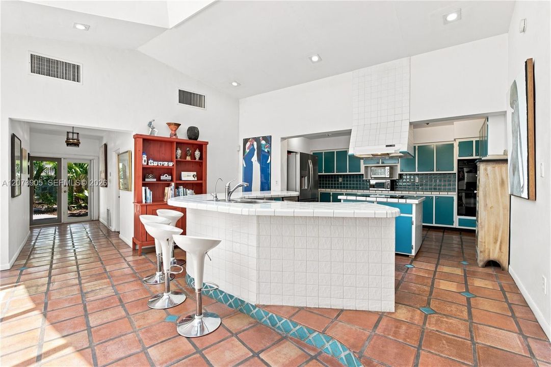 For Sale: $2,590,000 (4 beds, 4 baths, 2787 Square Feet)