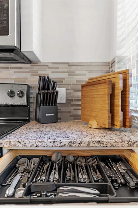 For Rent: $4,150 (4 beds, 2 baths, 2150 Square Feet)