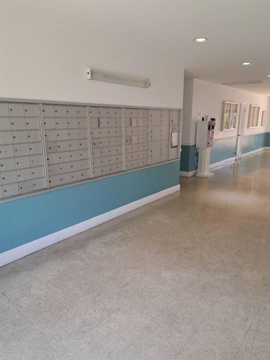 Mail box