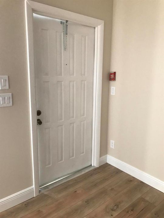 UNIT DOOR