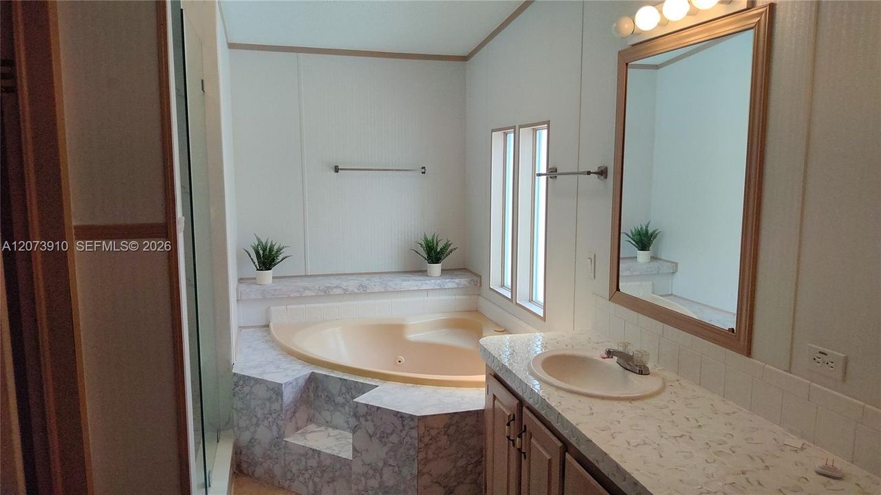 For Sale: $275,000 (3 beds, 2 baths, 1690 Square Feet)