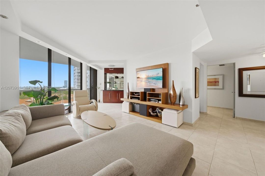 For Rent: $3,500 (2 beds, 2 baths, 1068 Square Feet)