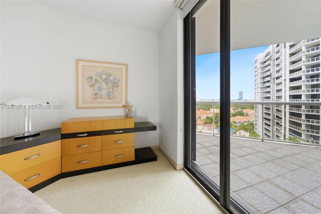 For Rent: $3,500 (2 beds, 2 baths, 1068 Square Feet)