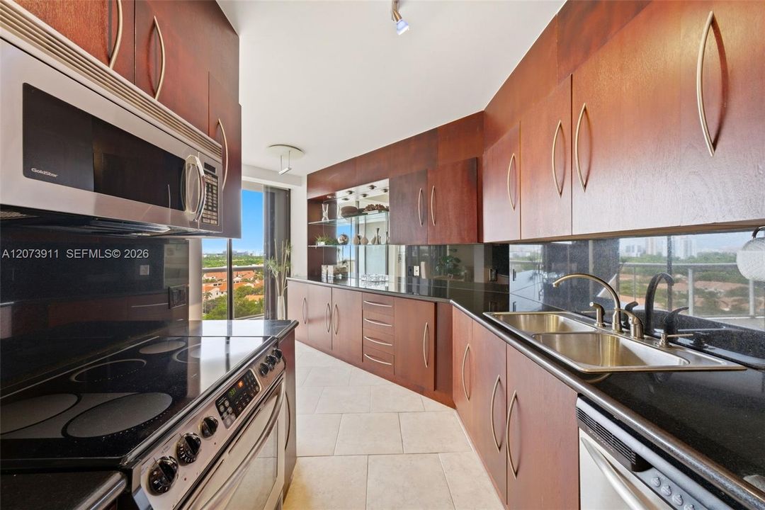 For Rent: $3,500 (2 beds, 2 baths, 1068 Square Feet)