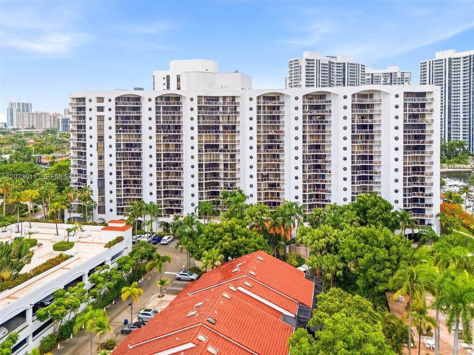 For Rent: $3,500 (2 beds, 2 baths, 1068 Square Feet)