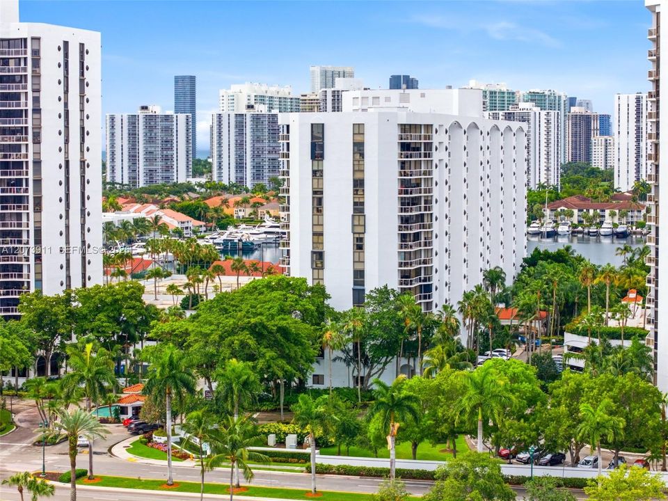 For Rent: $3,500 (2 beds, 2 baths, 1068 Square Feet)