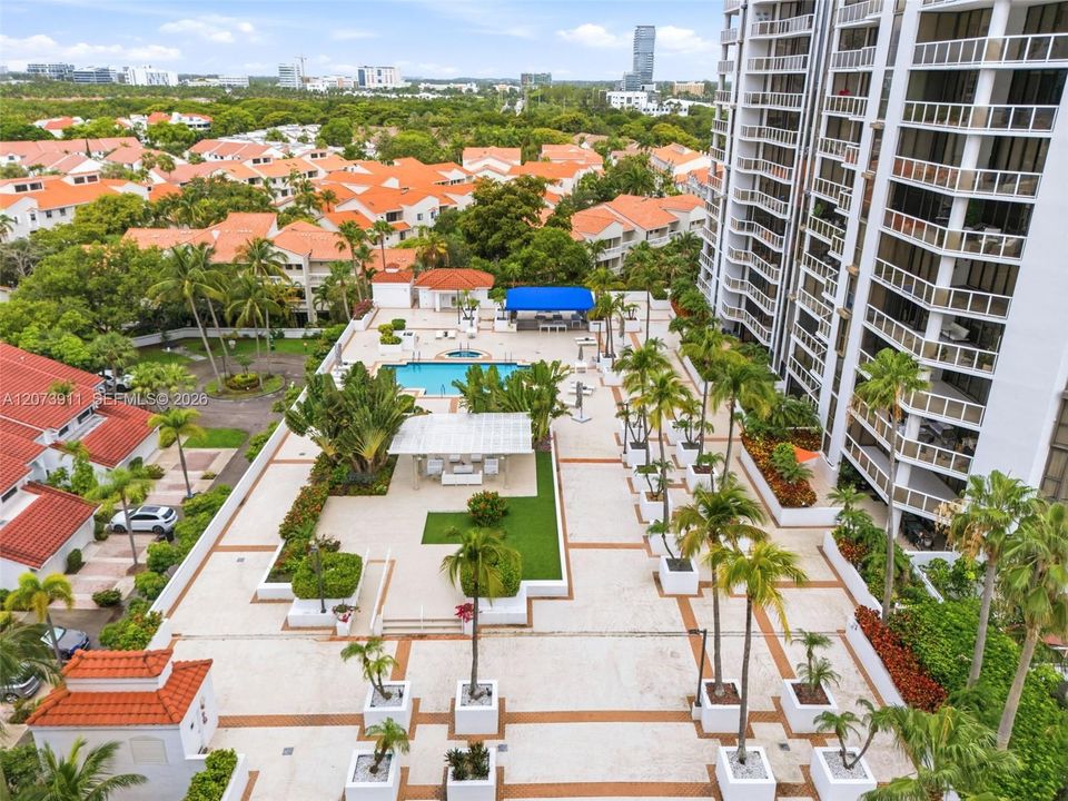 For Rent: $3,500 (2 beds, 2 baths, 1068 Square Feet)