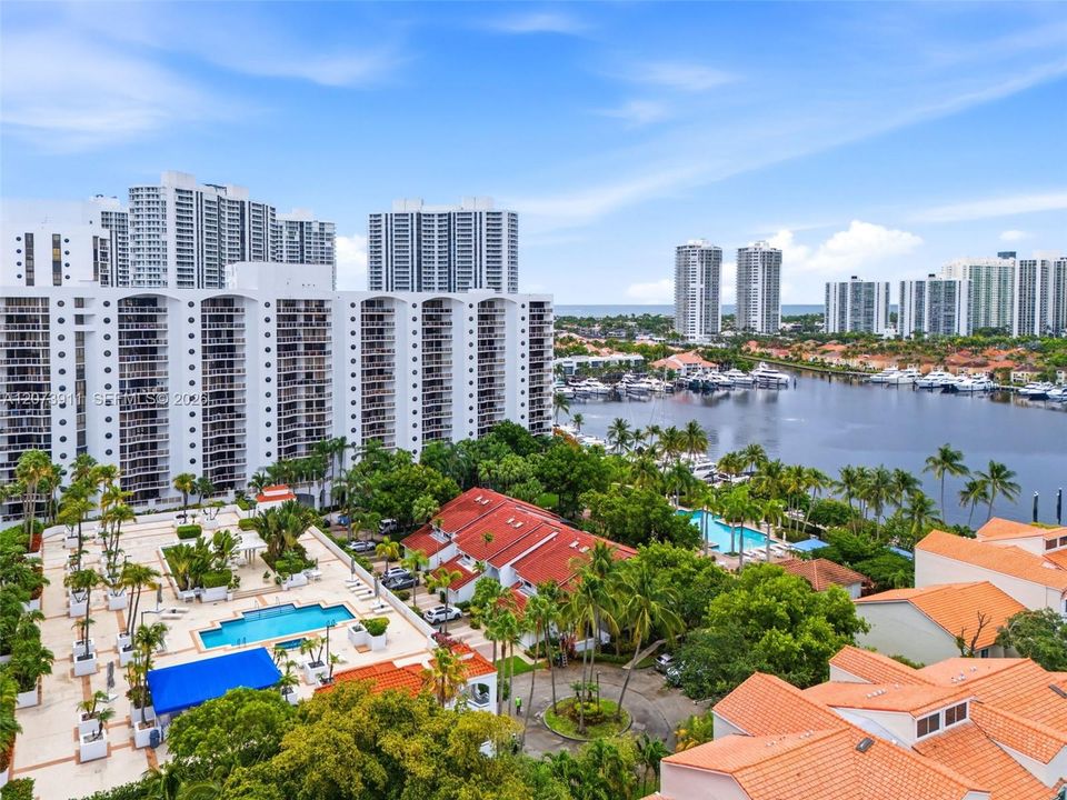 For Rent: $3,500 (2 beds, 2 baths, 1068 Square Feet)