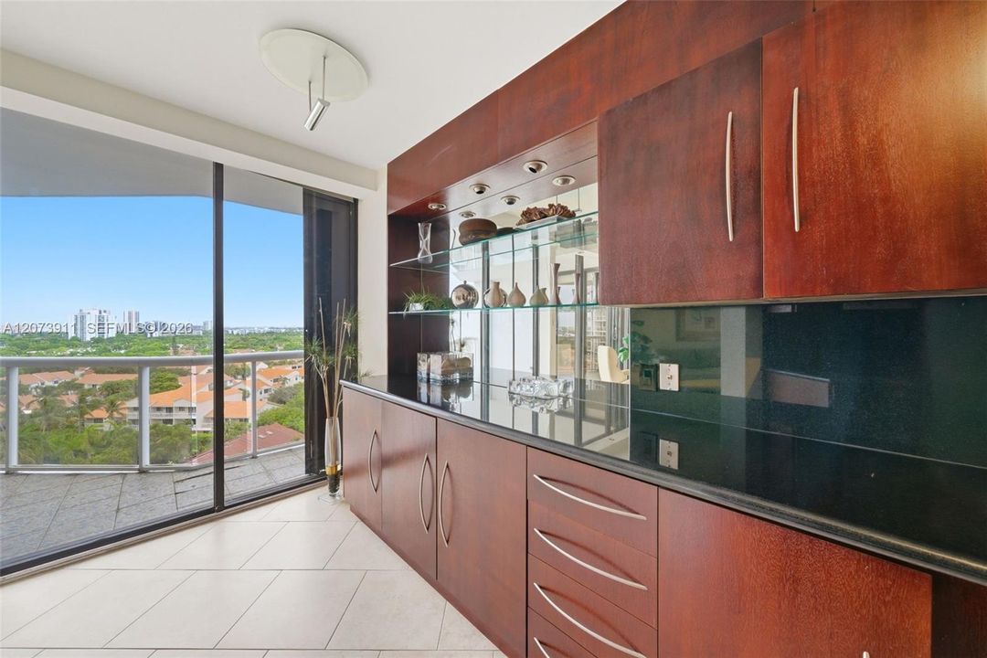 For Rent: $3,500 (2 beds, 2 baths, 1068 Square Feet)
