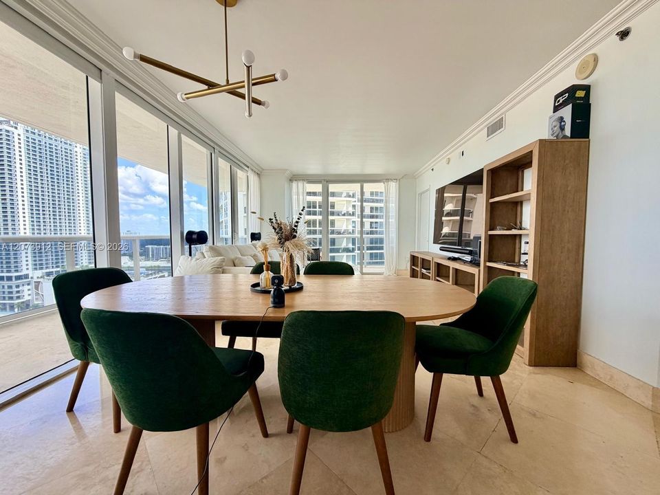 For Rent: $7,500 (2 beds, 2 baths, 1458 Square Feet)