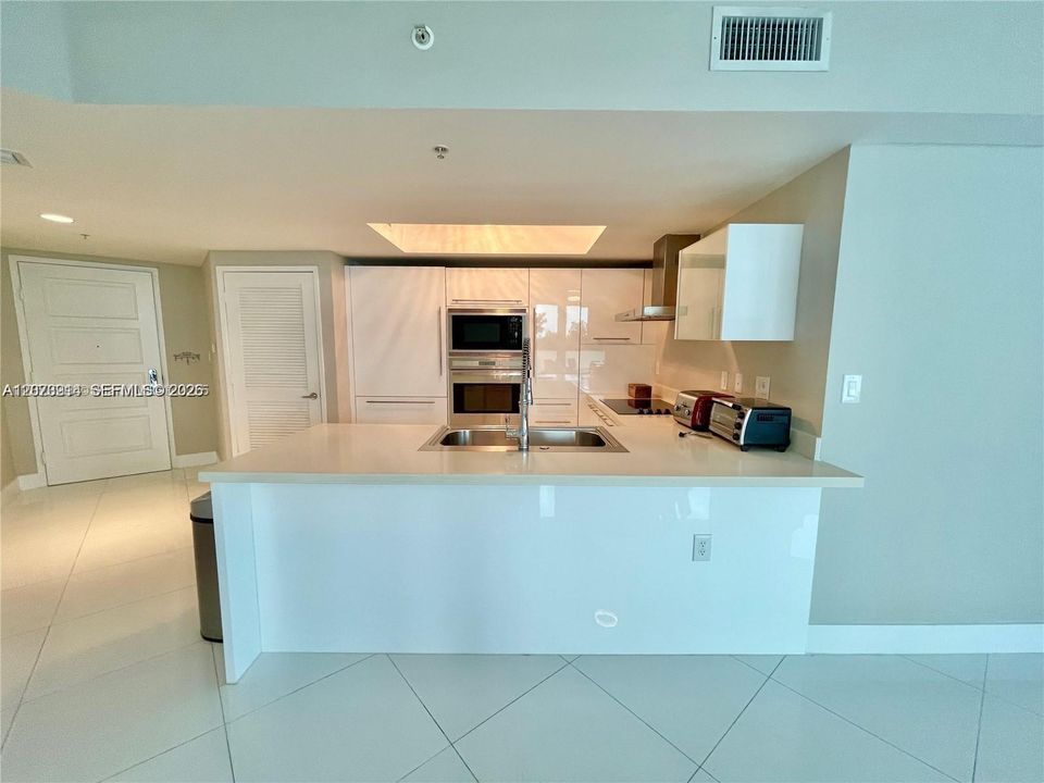 For Rent: $6,800 (4 beds, 3 baths, 1729 Square Feet)