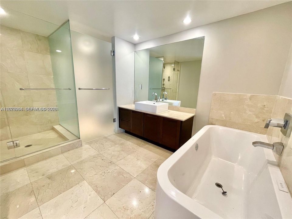 For Rent: $6,800 (4 beds, 3 baths, 1729 Square Feet)