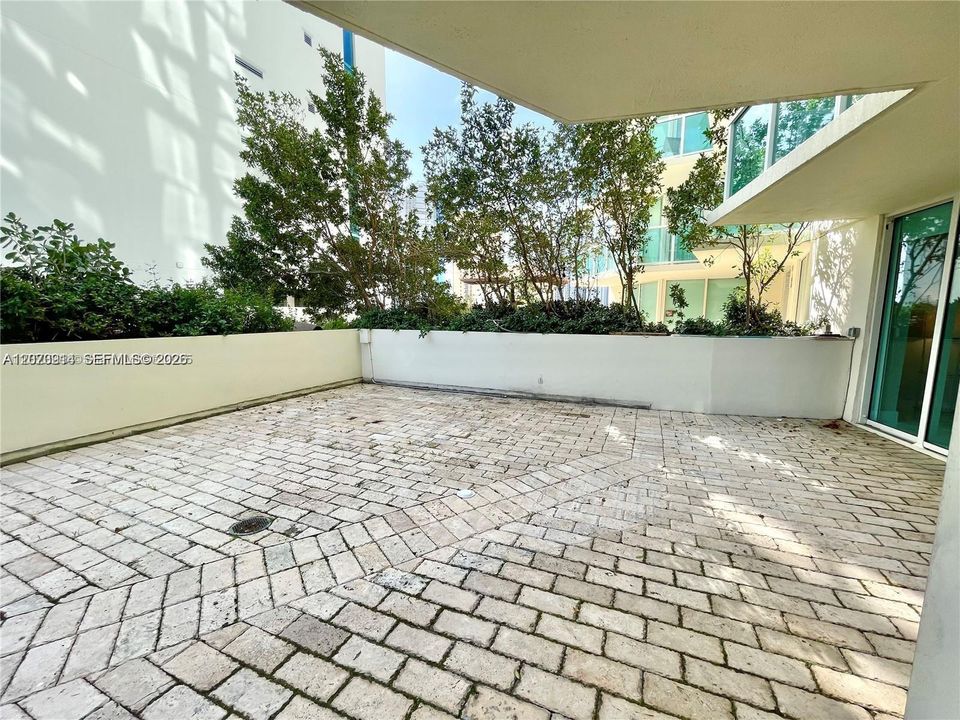 For Rent: $6,800 (4 beds, 3 baths, 1729 Square Feet)