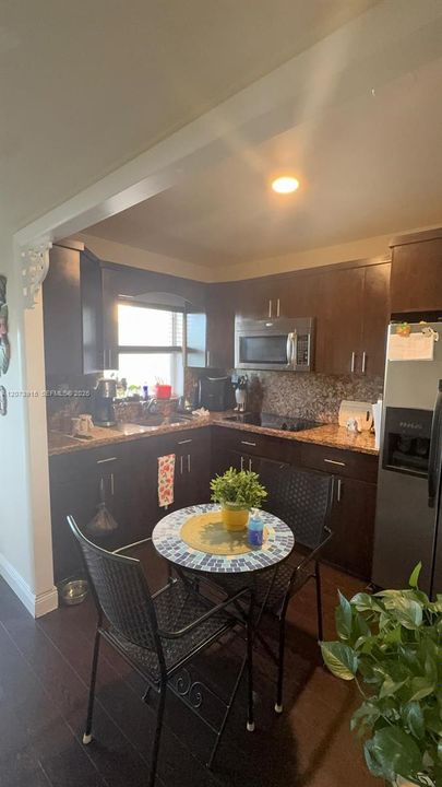 For Sale: $135,000 (2 beds, 2 baths, 850 Square Feet)