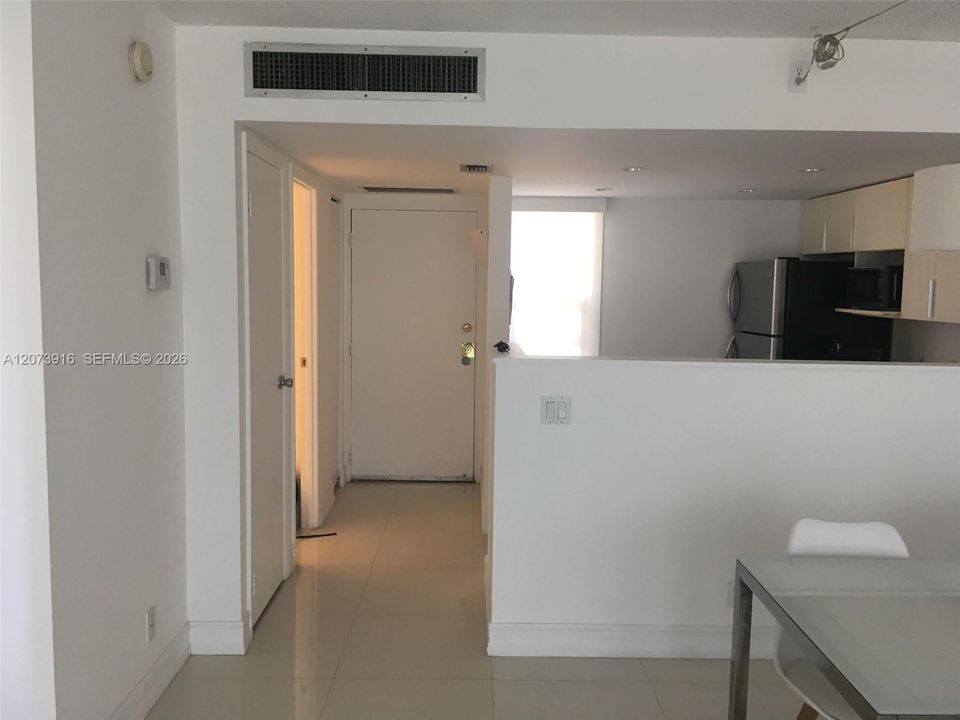For Sale: $195,000 (1 beds, 1 baths, 741 Square Feet)
