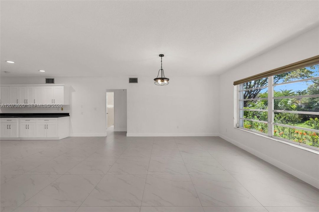 For Sale: $1,179,000 (3 beds, 2 baths, 2324 Square Feet)