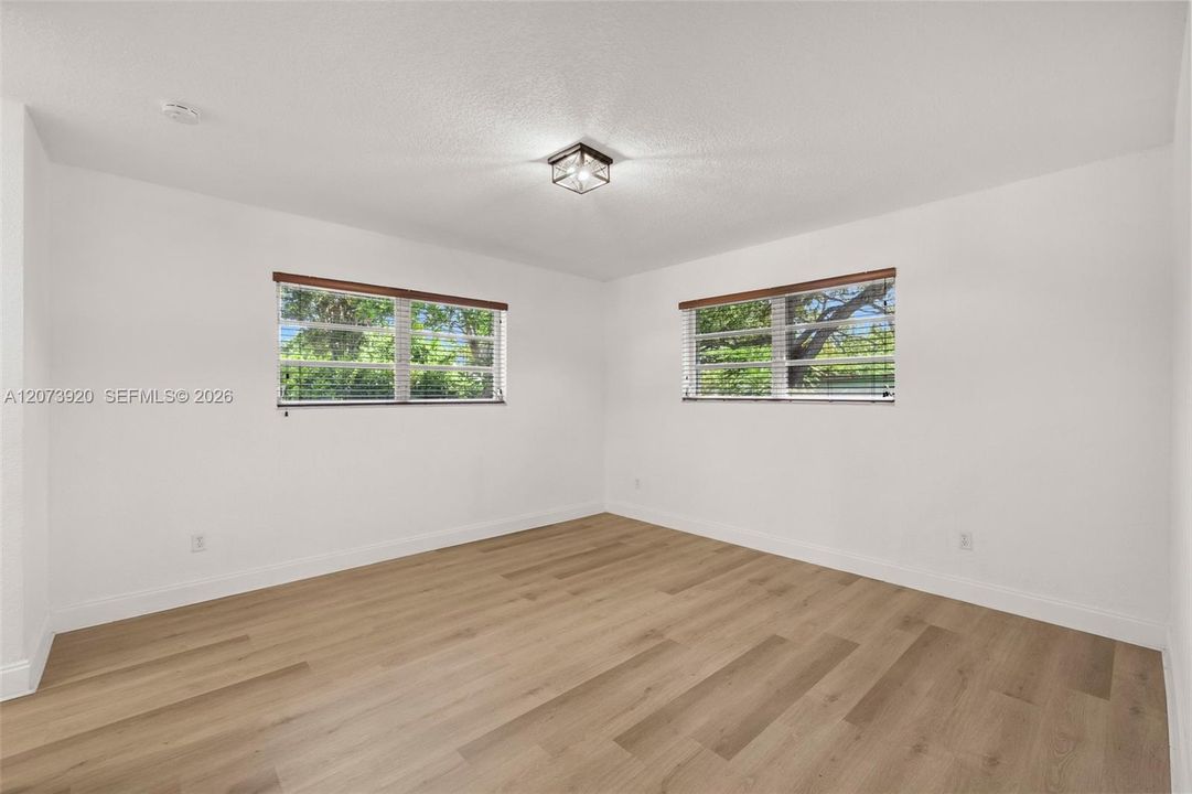 For Sale: $1,179,000 (3 beds, 2 baths, 2324 Square Feet)