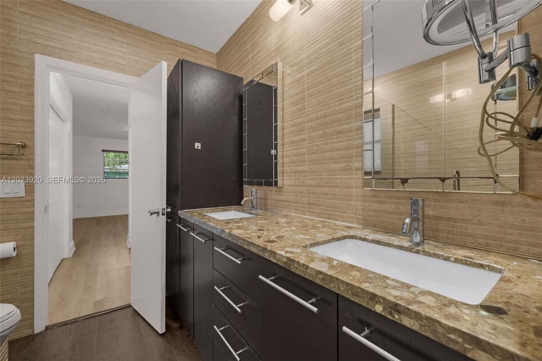 For Sale: $1,179,000 (3 beds, 2 baths, 2324 Square Feet)
