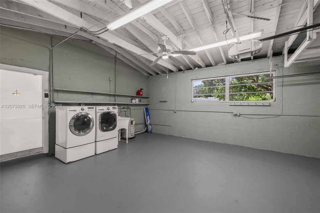 For Sale: $1,179,000 (3 beds, 2 baths, 2324 Square Feet)
