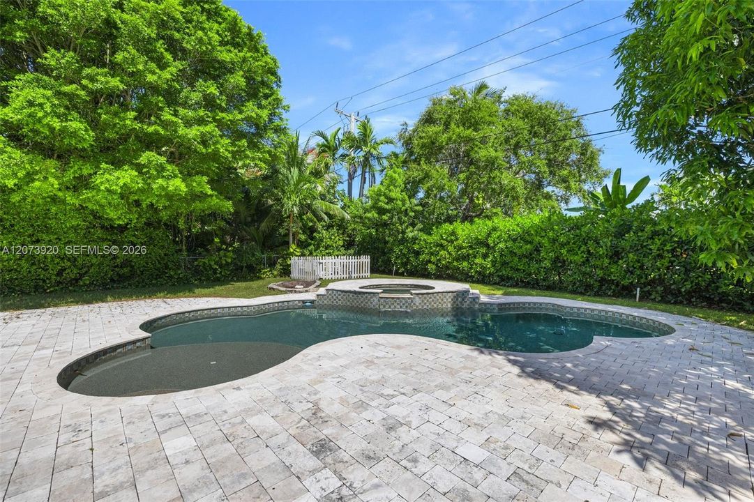 For Sale: $1,179,000 (3 beds, 2 baths, 2324 Square Feet)