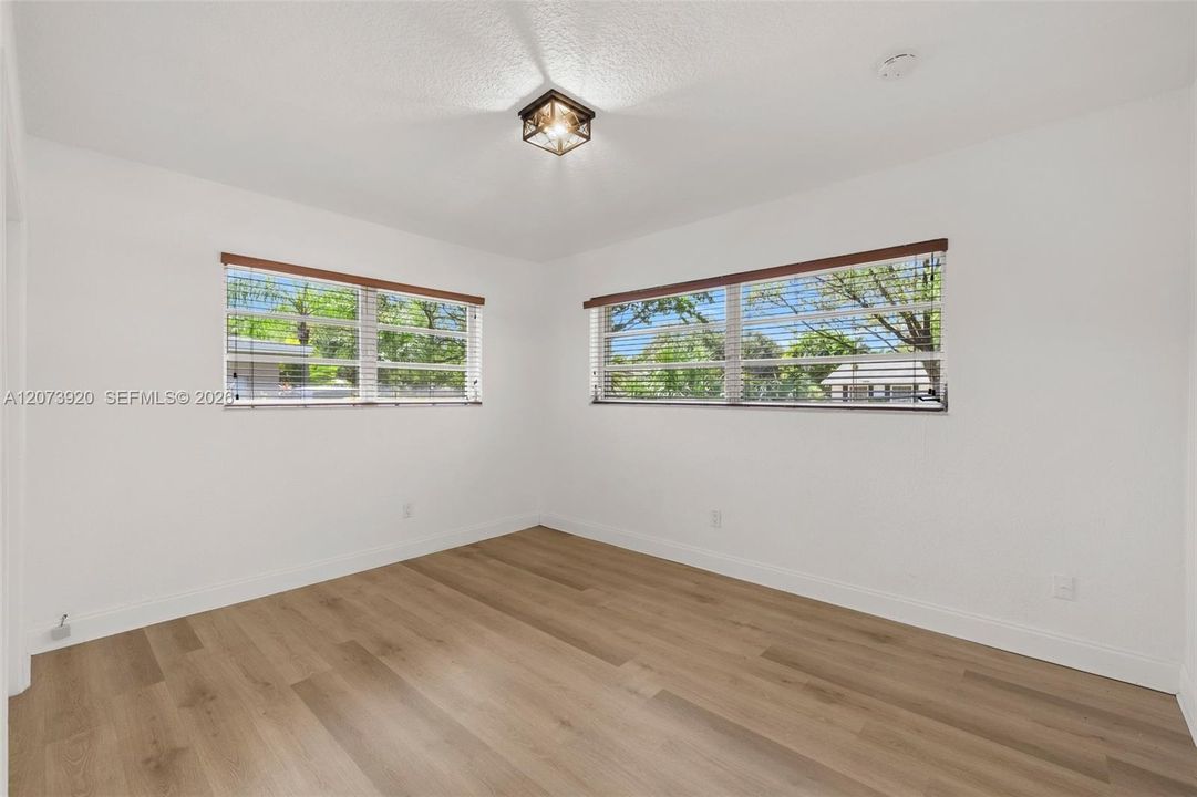 For Sale: $1,179,000 (3 beds, 2 baths, 2324 Square Feet)