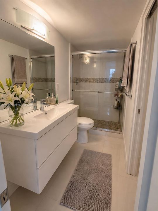 For Rent: $3,650 (1 beds, 1 baths, 654 Square Feet)