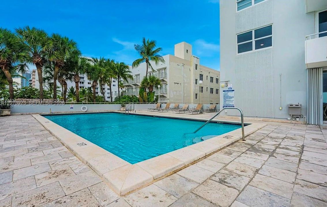 For Rent: $3,650 (1 beds, 1 baths, 654 Square Feet)