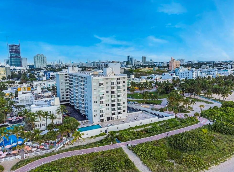 For Rent: $3,650 (1 beds, 1 baths, 654 Square Feet)