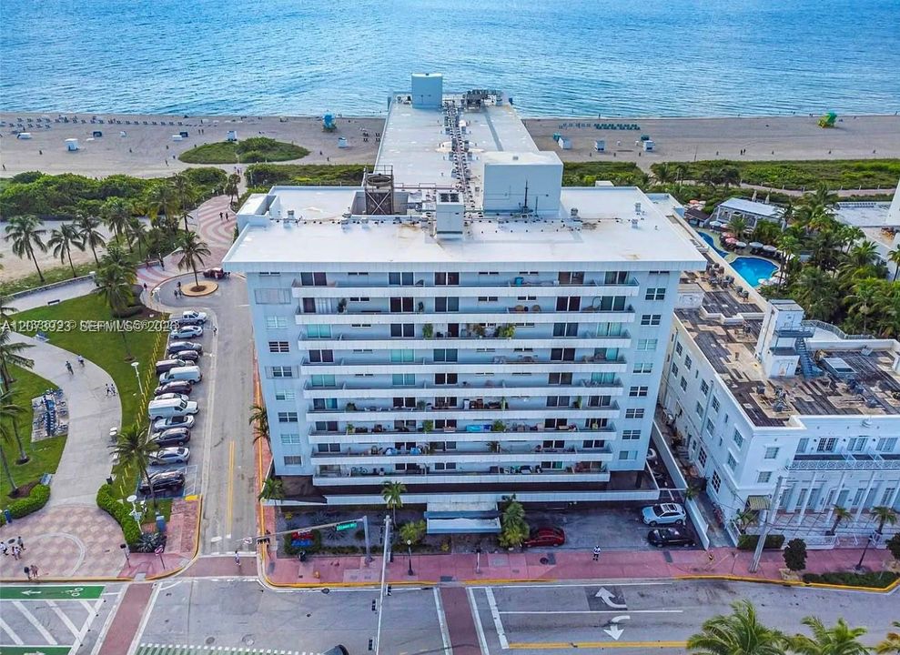 For Rent: $3,650 (1 beds, 1 baths, 654 Square Feet)