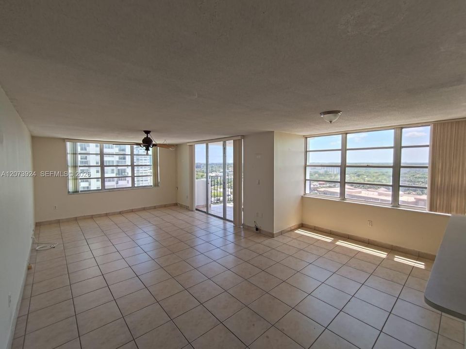 For Sale: $204,918 (2 beds, 2 baths, 1300 Square Feet)