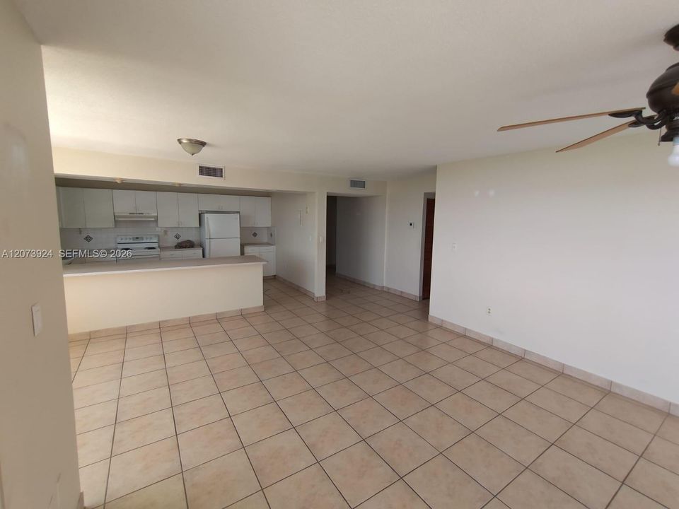 For Sale: $204,918 (2 beds, 2 baths, 1300 Square Feet)