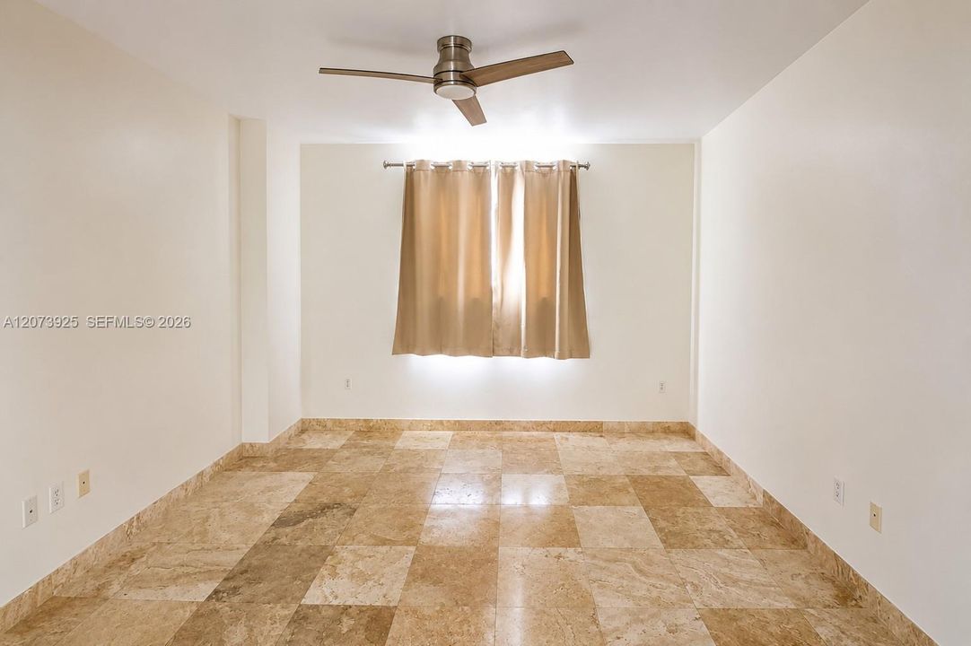 For Sale: $340,000 (1 beds, 1 baths, 780 Square Feet)