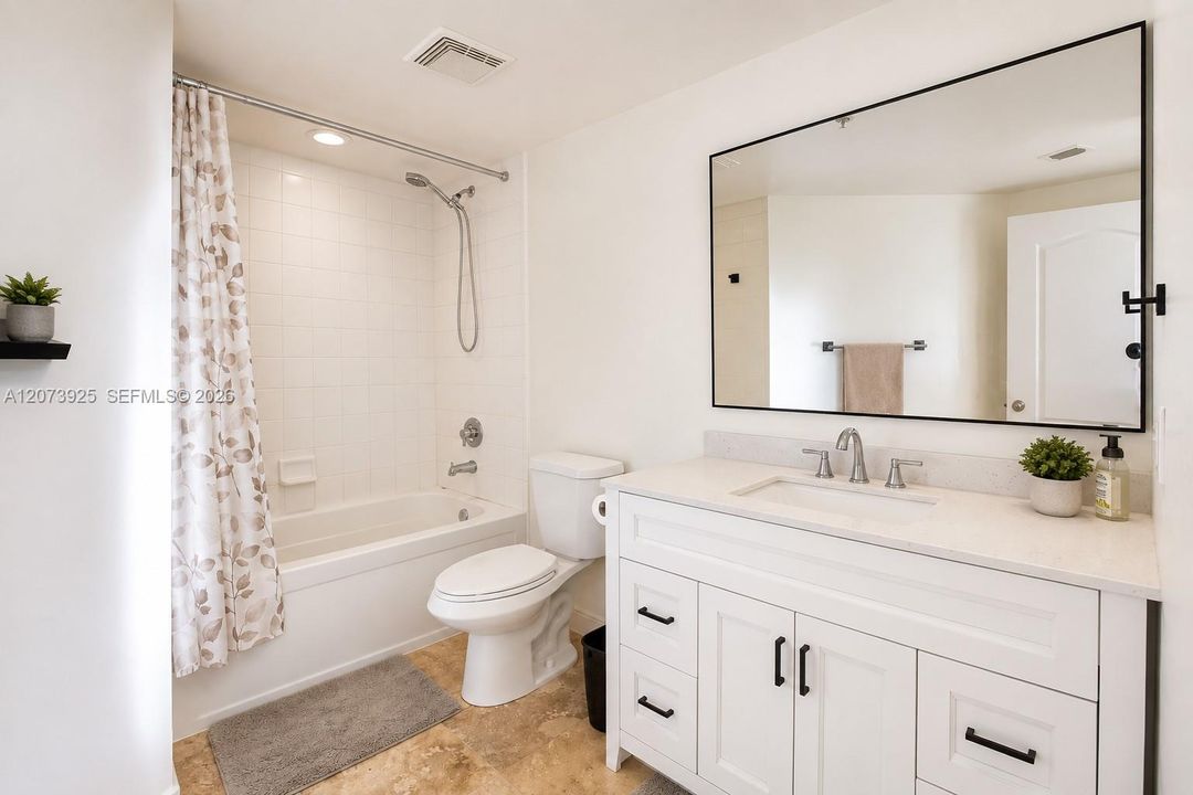 For Sale: $340,000 (1 beds, 1 baths, 780 Square Feet)