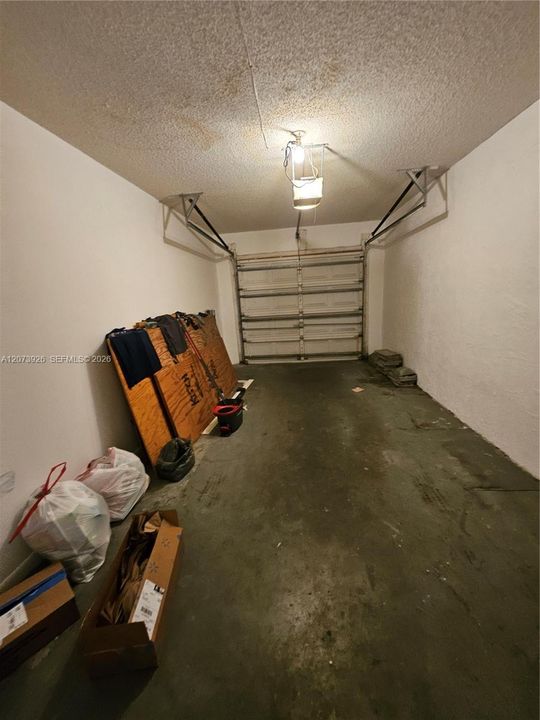 For Rent: $3,400 (3 beds, 2 baths, 1390 Square Feet)
