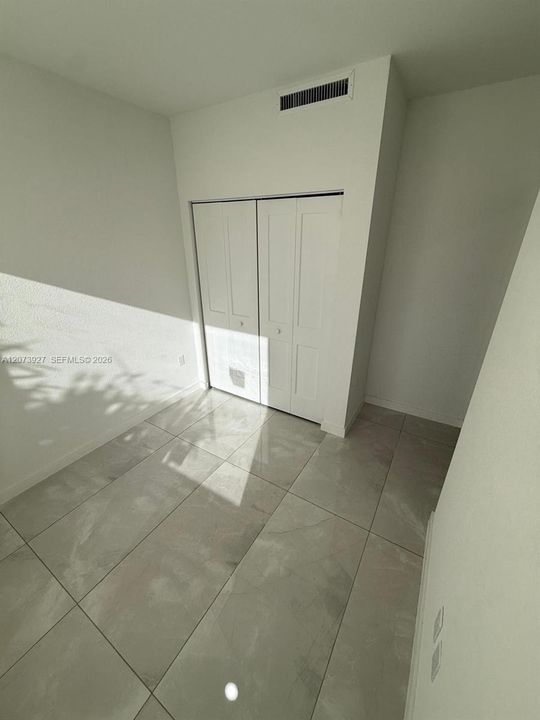 En Renta: $1,000 (1 camas, 1 baños, 1608 Pies cuadrados)