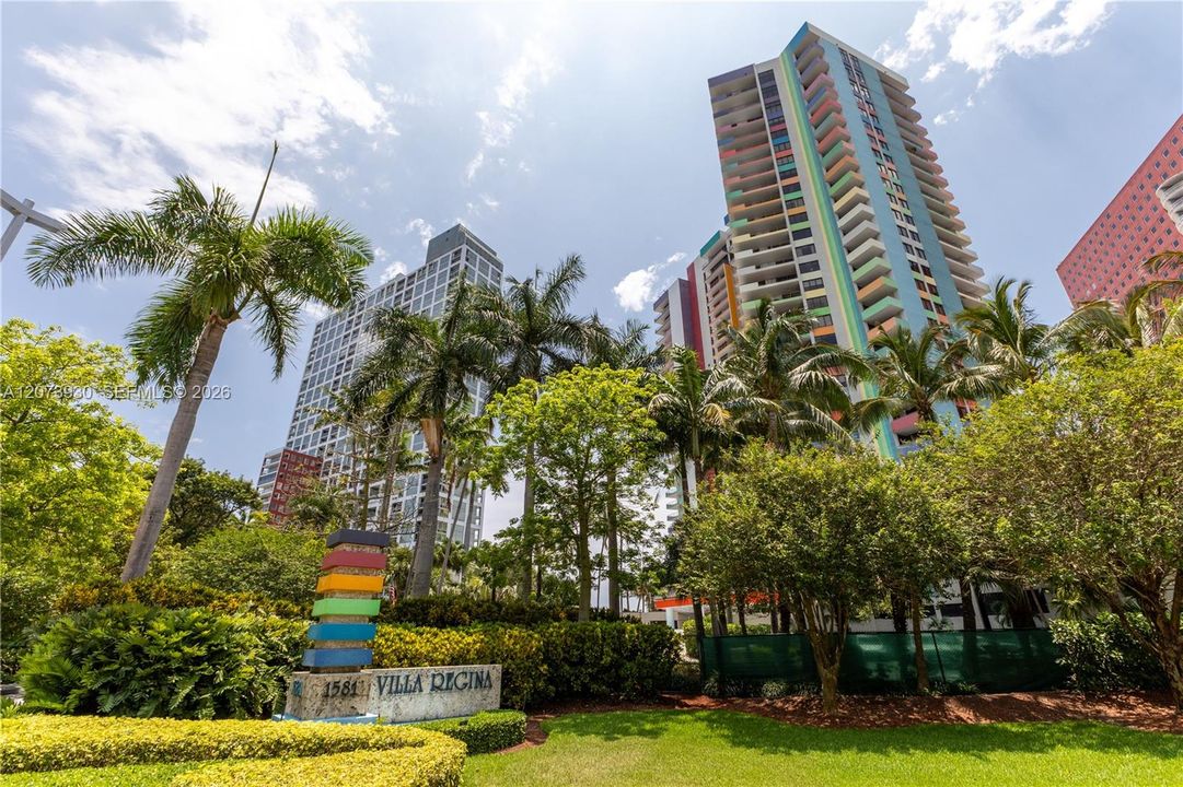 For Sale: $1,099,000 (2 beds, 2 baths, 1895 Square Feet)