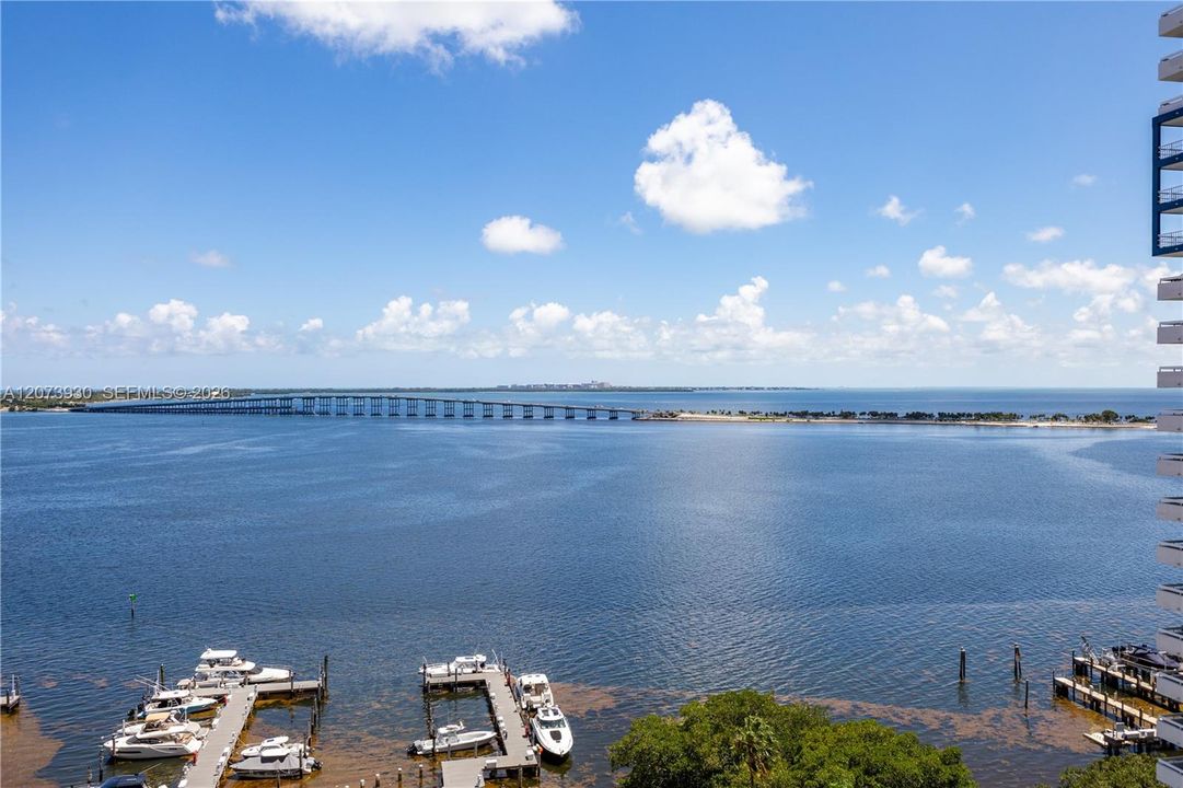 For Sale: $1,099,000 (2 beds, 2 baths, 1895 Square Feet)