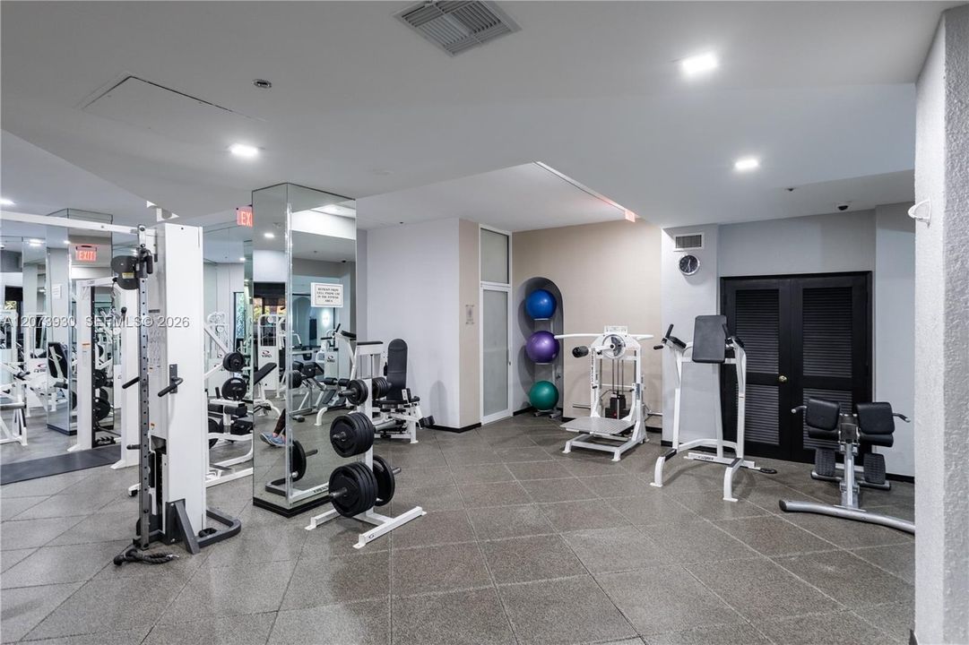 For Sale: $1,099,000 (2 beds, 2 baths, 1895 Square Feet)